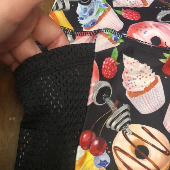 Abs2bfitness cakes & weights scrunch butt leggings S - Picture 2 of 5